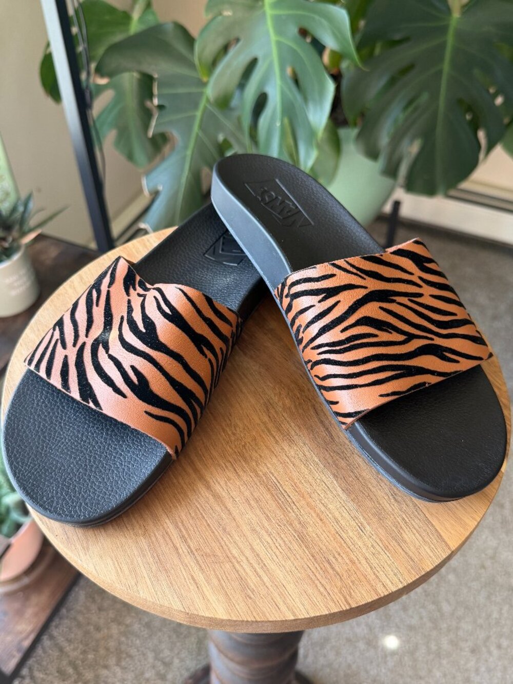 Vans Womens La Costa Tiger Print Slide US 7
